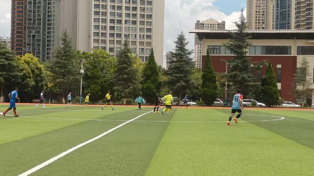 每组决出, 赛事于周末