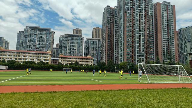 本届足球赛, 下午, 上演