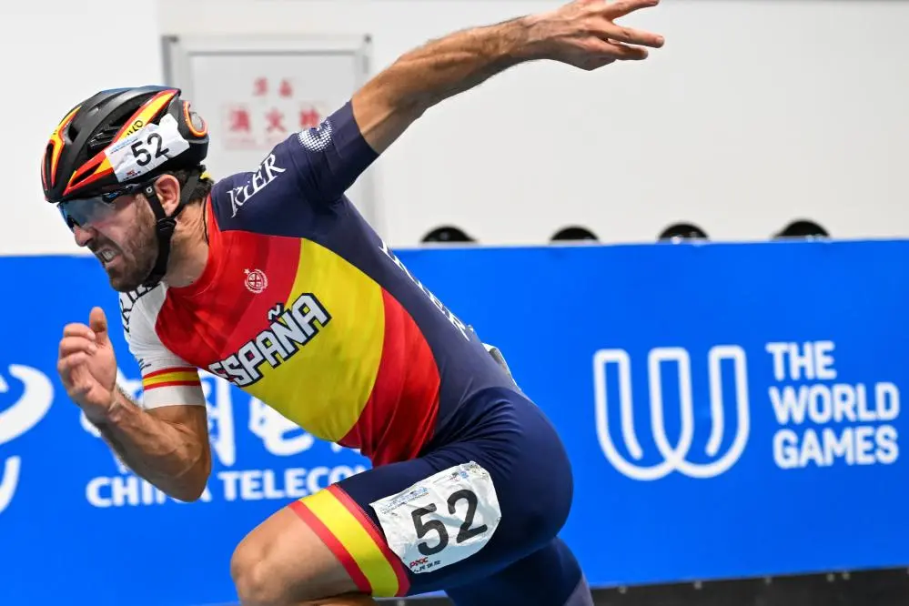 的其他比赛, 收获的首枚