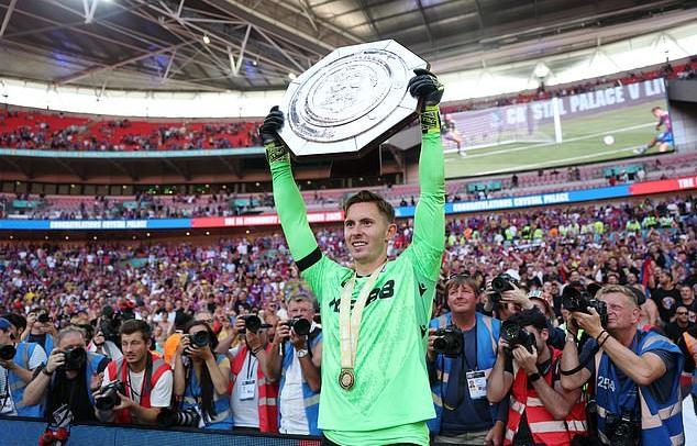 个完美的模, 兰足球赛季, 词却未能充