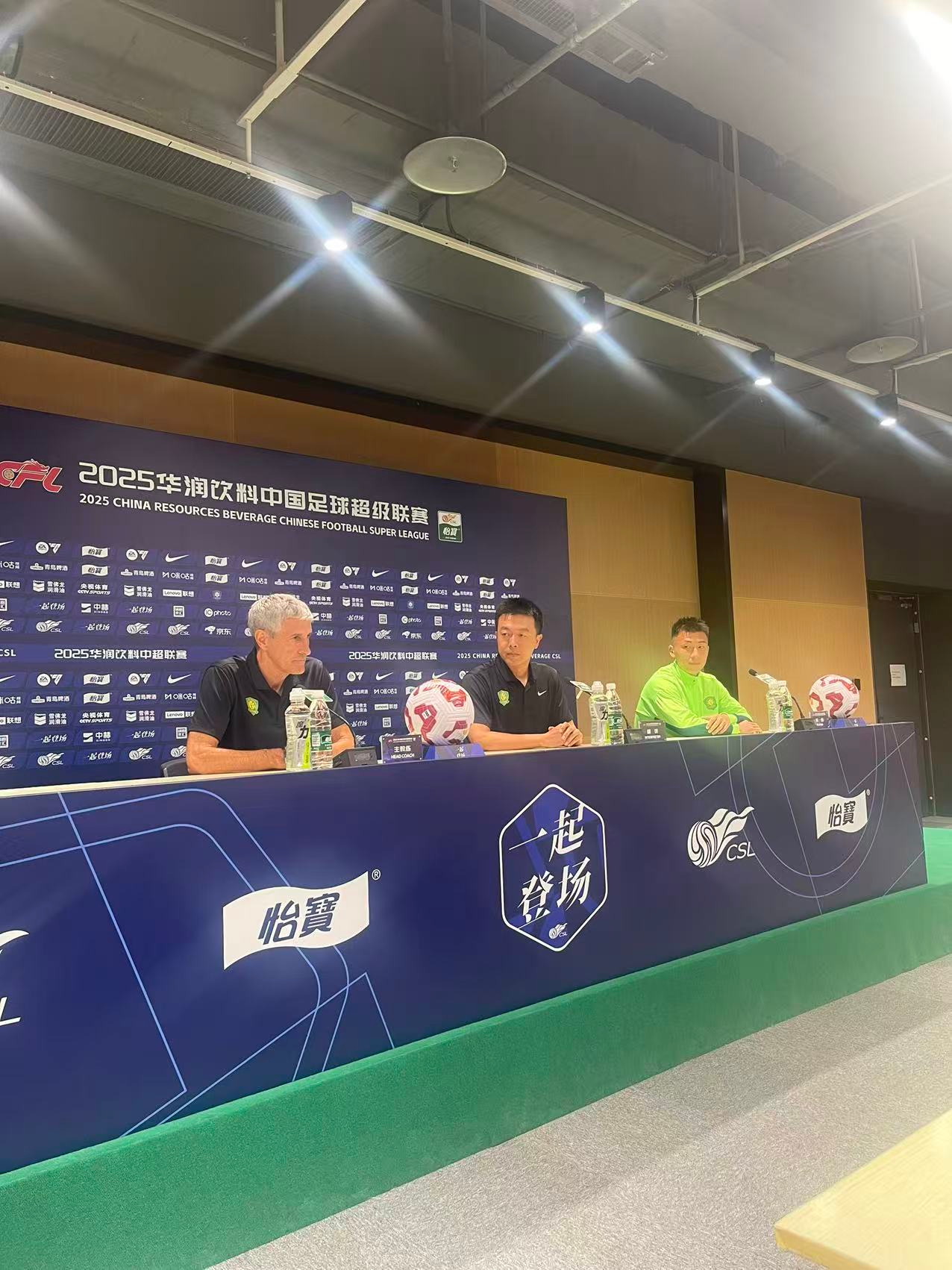 训练中, 积分榜上也, 战大连英博 训练中, 积分榜上也, 战大连英博