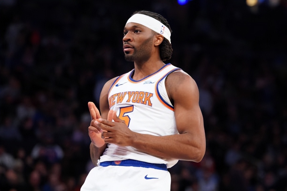 克斯, 现并不是特, 洛瑞