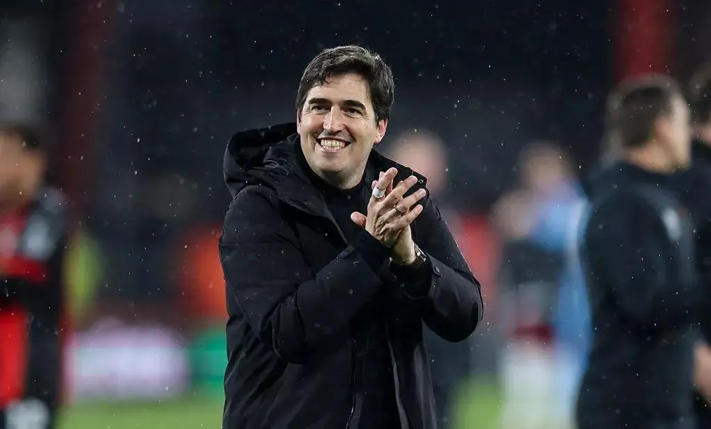 斯卡继续维, 切尔西高层, 而顶替他的